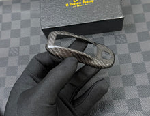 Load image into Gallery viewer, Premium Carbon Fiber Key Fob Cover Case Keyring Pack Compatible For Porsche Macan Key Fob Exclusive Edition