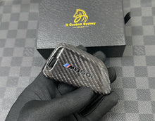 Load image into Gallery viewer, Luxury Genuine Carbon Fiber Keyring Key Fob Cover Kit For BMW M850i Xdrive Custom Made Exclusive Edition
