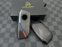 Load image into Gallery viewer, Premium Genuine Carbon Fiber Key Fob Cover For BMW New 5 Series 7 Series i5 i7 iX XM New Generation Key Exclusive Made
