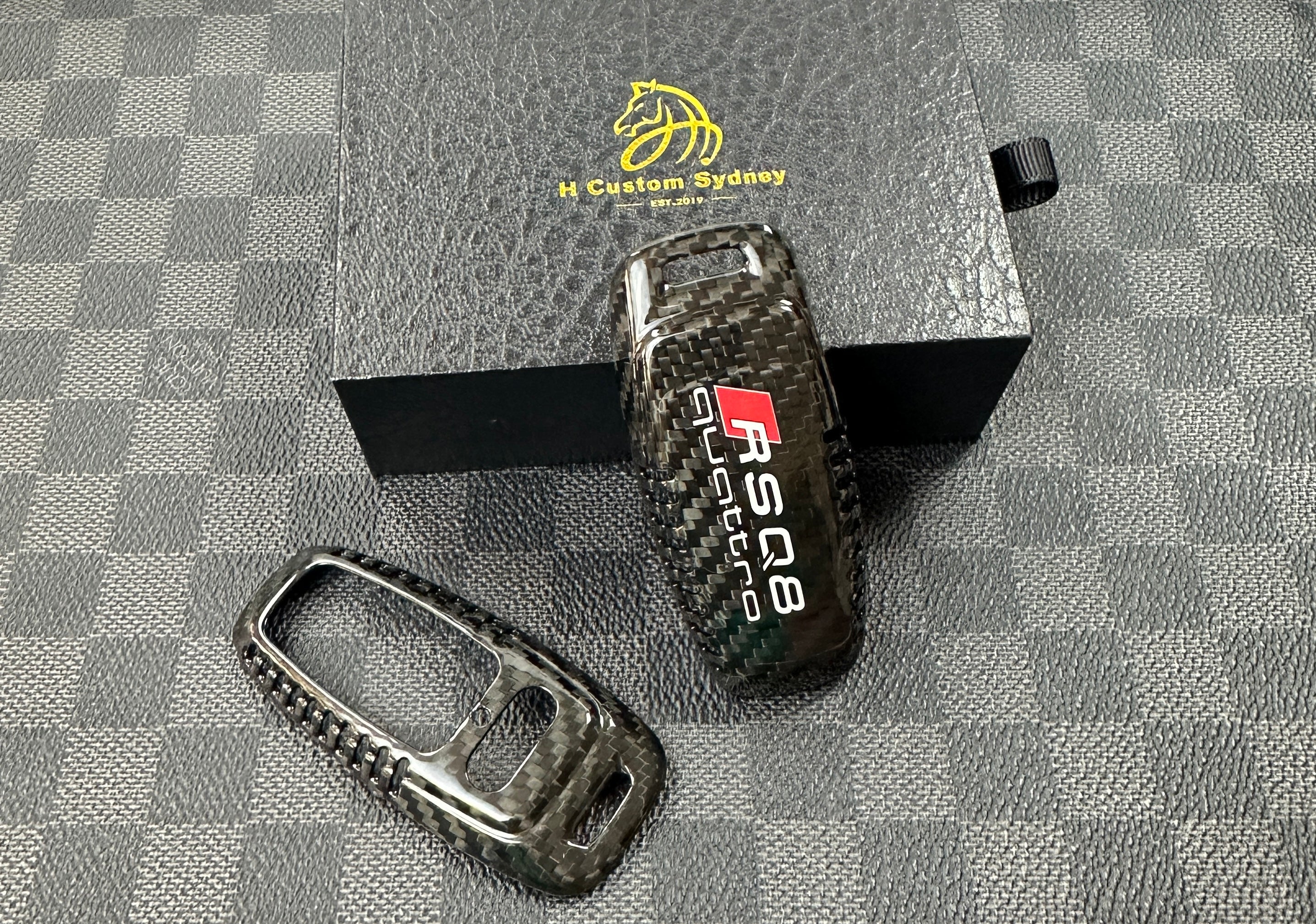 RSQ8 Genuine Carbon Fiber Key Cover Keyring Package for Audi RSQ8 Excl ...