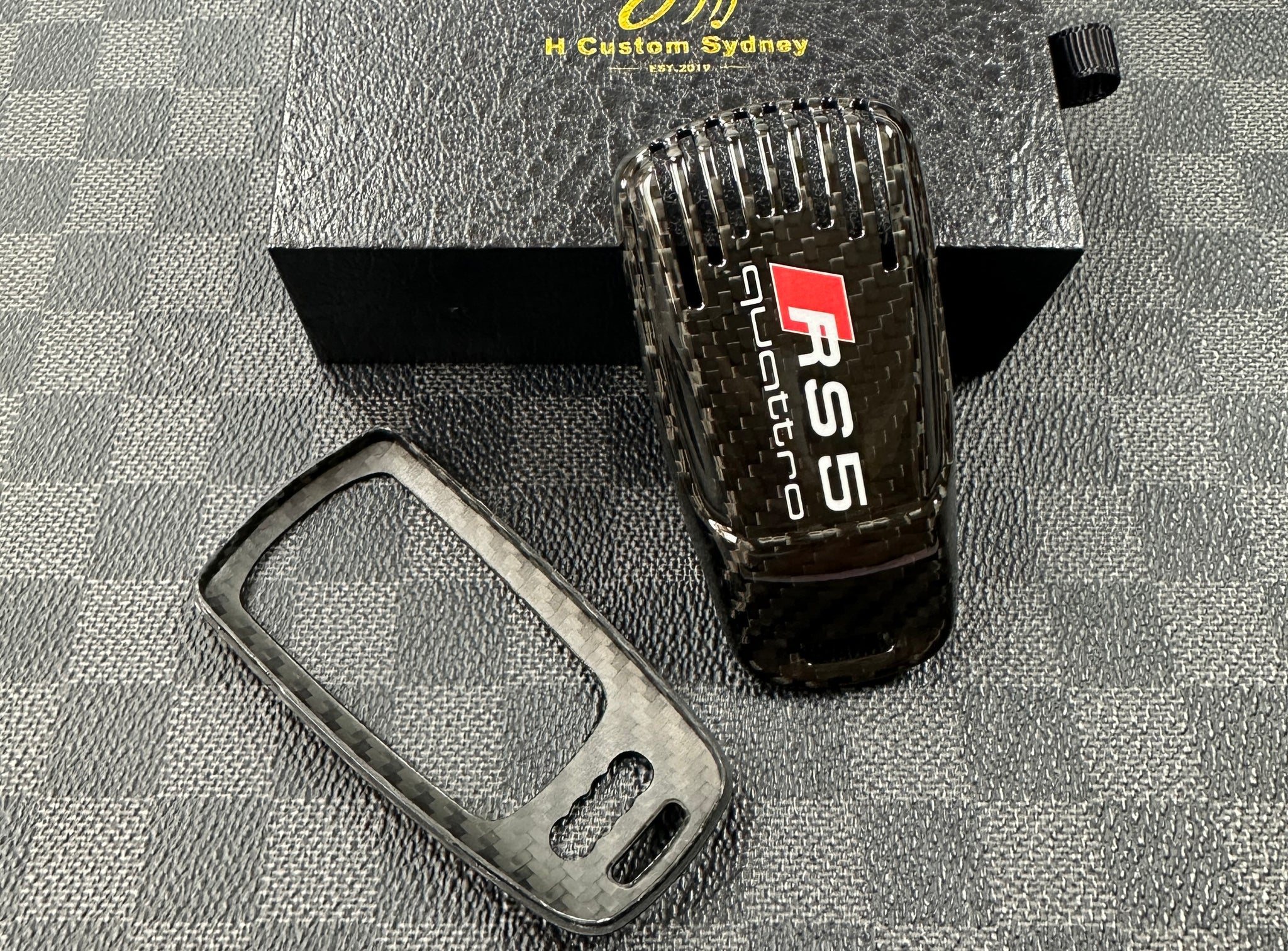 MAX AUTO CARBON ® RED Carbon Look Gfk Custodia portachiavi per TT A5 S5 A4 S4 SQ5 Q5 Q7 RS5 TTRS TTS